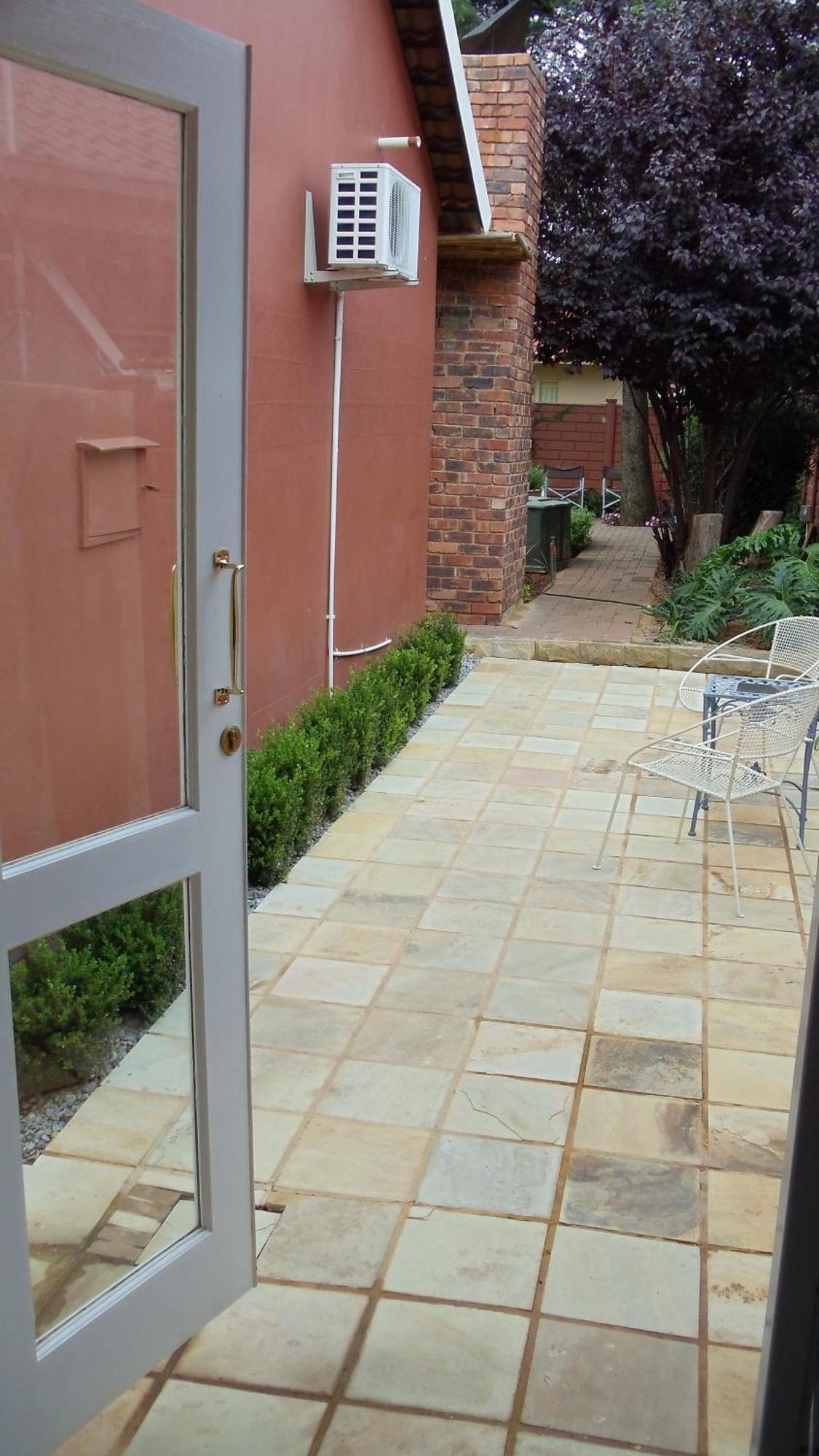 Accommodation At Vans No Loadshedding Centurion Exterior photo