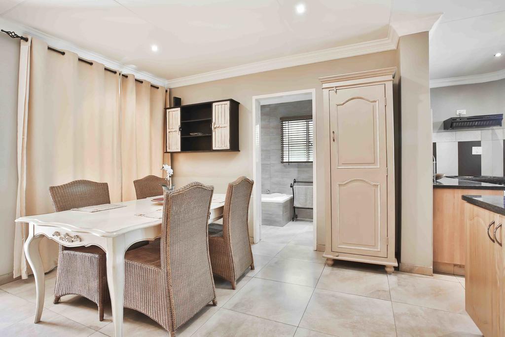 Accommodation At Vans No Loadshedding Centurion Exterior photo
